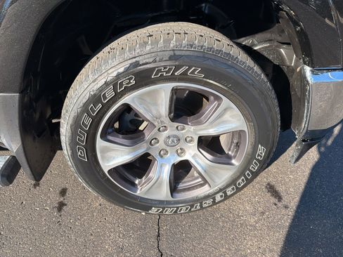 Used 2019 RAM 1500 Laramie image 32