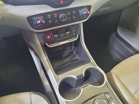 Used 2020 GMC Terrain SLT w/ Preferred Package FWD image 26