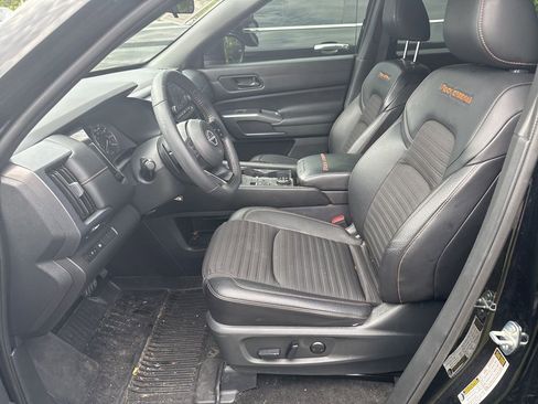 Used 2024 Nissan Pathfinder Rock Creek image 5