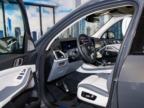 New 2026 BMW ALPINA XB7 image 13