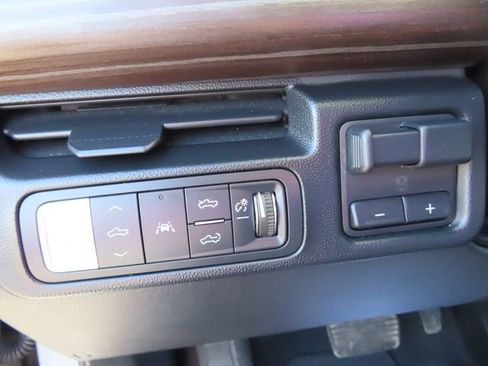 Used 2025 GMC Sierra EV Denali image 34