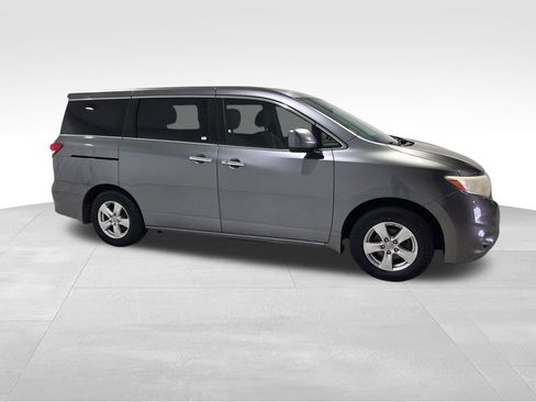Used 2015 Nissan Quest SV image 18