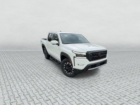 Certified 2022 Nissan Frontier Pro-X RWD image 2