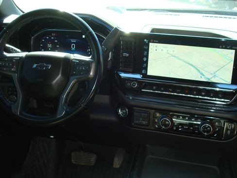 Used 2025 Chevrolet Silverado 2500 ZR2 w/ ZR2 Bison Edition image 10