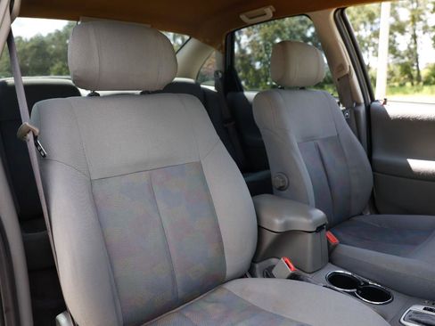 Used 2003 Saturn L-Series L200 w/ Audio Pkg I FWD image 18