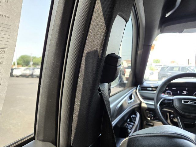 Used 2023 Jeep Grand Cherokee L Overland AWD/4WD image 32