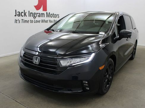 Used 2024 Honda Odyssey Sport image 2