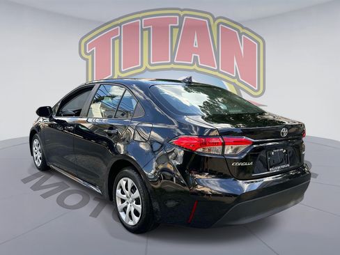 Used 2024 Toyota Corolla LE FWD image 3