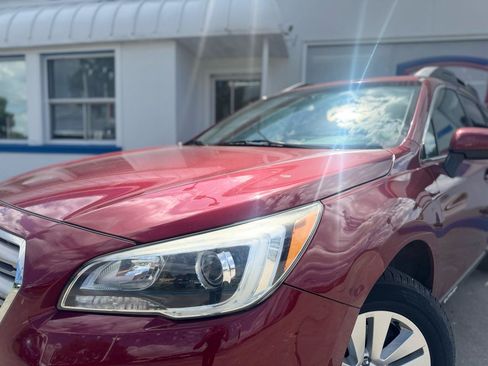 Used 2017 Subaru Outback 2.5i Premium w/ Popular Package #2 AWD/4WD image 3