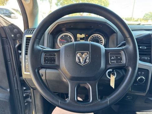 Used 2016 RAM 2500 SLT image 28