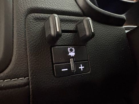 Used 2017 GMC Canyon SLE w/ SLE Convenience Package image 9