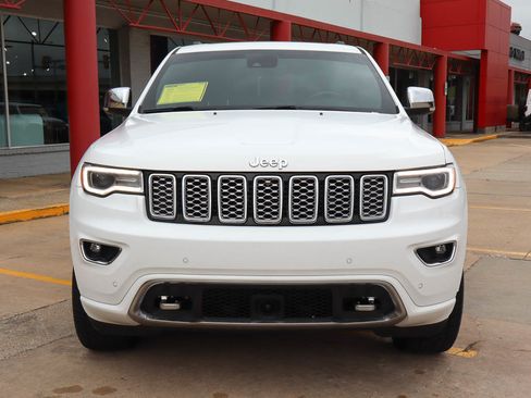 Used 2019 Jeep Grand Cherokee Overland AWD/4WD image 3