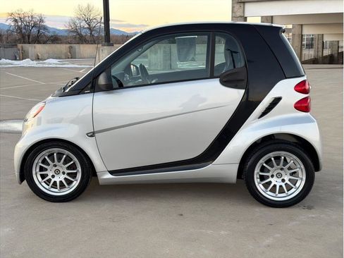Used 2011 smart fortwo passion image 4