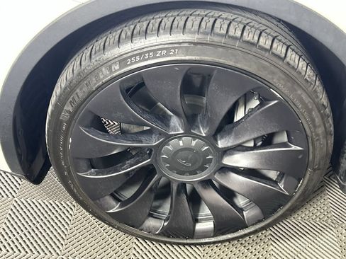 Used 2021 Tesla Model Y Long Range AWD/4WD image 10