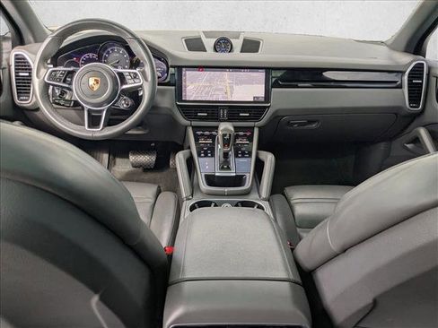 Used 2019 Porsche Cayenne E-Hybrid w/ Premium Package image 20