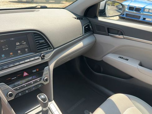 Used 2017 Hyundai Elantra SE w/ SE A/T Tech Package 03 FWD image 13