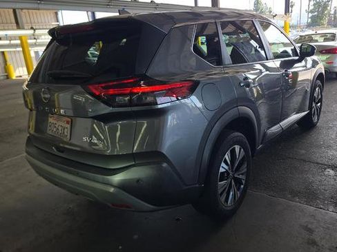 Used 2022 Nissan Rogue SV AWD/4WD image 3