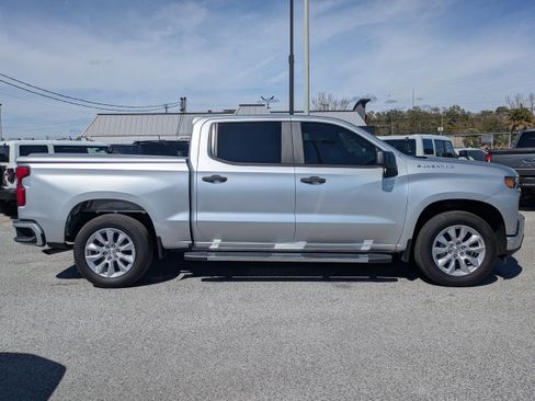 Used 2020 Chevrolet Silverado 1500 Custom w/ Custom Value Package RWD image 3