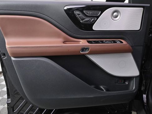 New 2026 Lincoln Aviator Reserve image 23