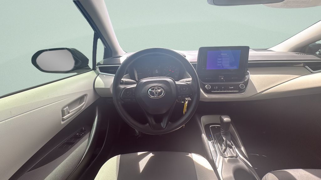 Used 2025 Toyota Corolla LE FWD image 12