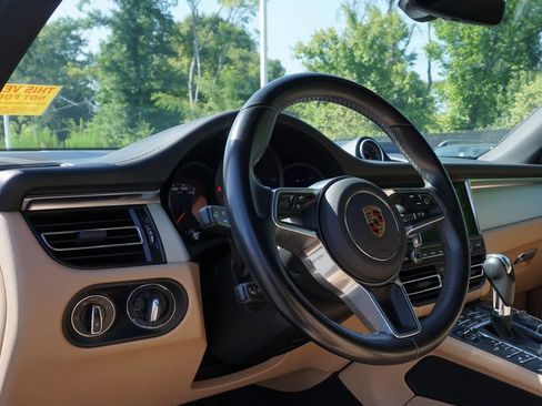 Used 2021 Porsche Macan S AWD/4WD image 13