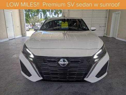 Used 2023 Nissan Altima 2.5 SV w/ SV Premium Package FWD image 9