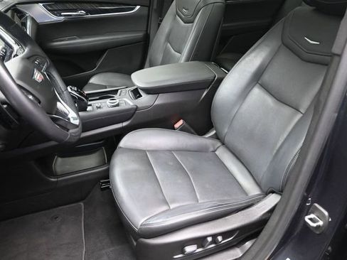 Used 2023 Cadillac XT6 Premium Luxury image 18