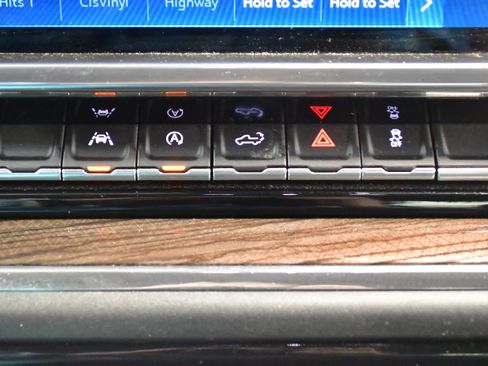 Used 2023 Chevrolet Silverado 1500 LT AWD/4WD image 27
