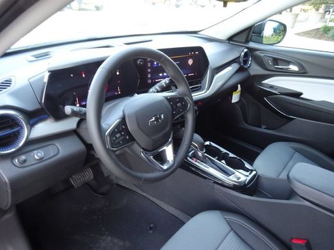 New 2026 Chevrolet Trax LT w/ Sunroof Package FWD image 11