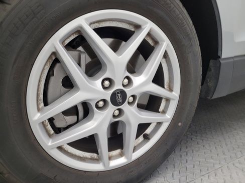 Used 2024 Ford Edge SEL image 31