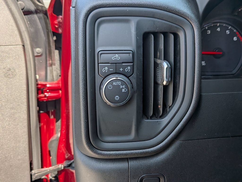 Used 2019 Chevrolet Silverado 1500 Custom w/ Custom Value Package RWD image 20