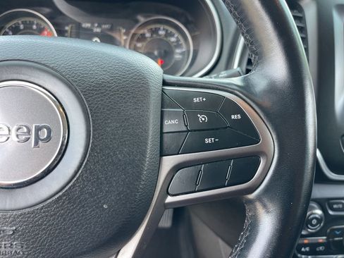 Used 2021 Jeep Cherokee Latitude Lux image 17