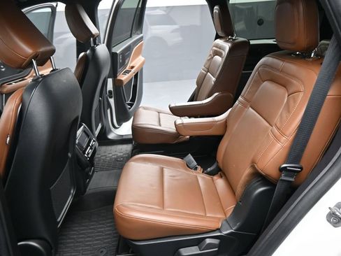 Used 2022 Lincoln Aviator Reserve w/ Equipment Group 201A RWD image 18