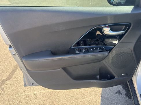 Used 2019 Kia Niro Touring w/ Paint Protection Film Package FWD image 18
