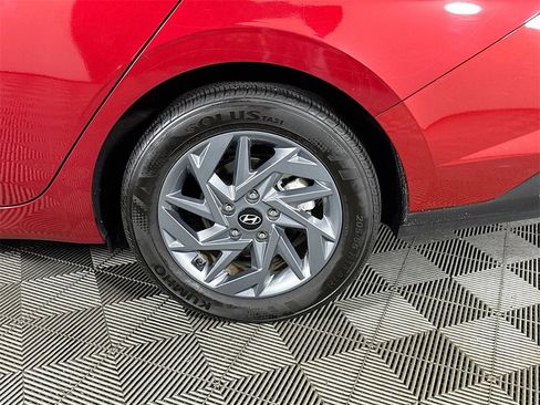 Used 2024 Hyundai Elantra SEL image 33