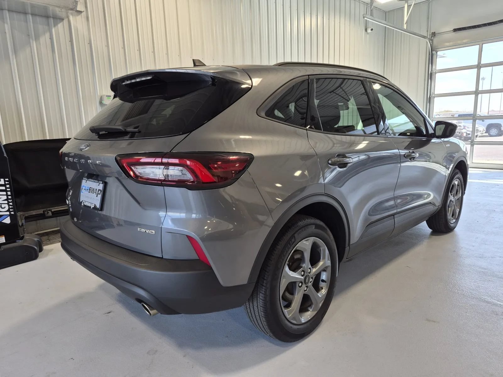 Used 2025 Ford Escape ST-Line Select AWD/4WD image 3