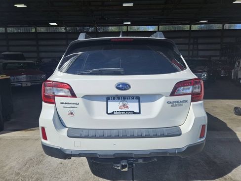 Used 2017 Subaru Outback 2.5i Premium AWD/4WD image 7