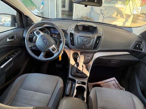 Used 2015 Ford Escape SE image 12