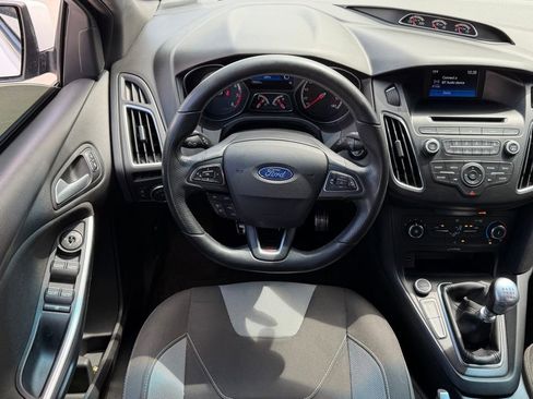 Used 2017 Ford Focus ST FWD image 8