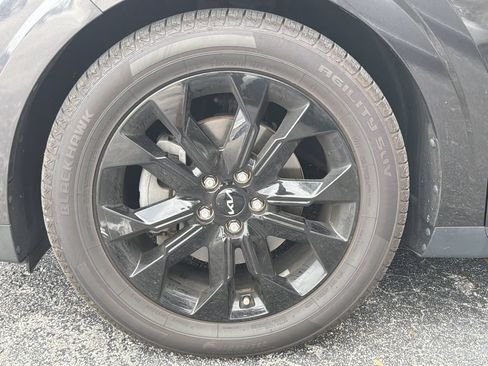 Used 2022 Kia Carnival SX Prestige FWD image 8