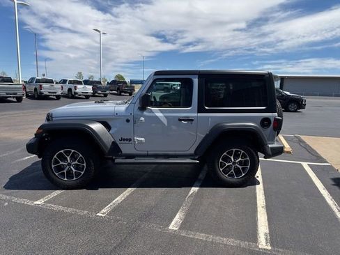Used 2024 Jeep Wrangler Sport AWD/4WD image 5