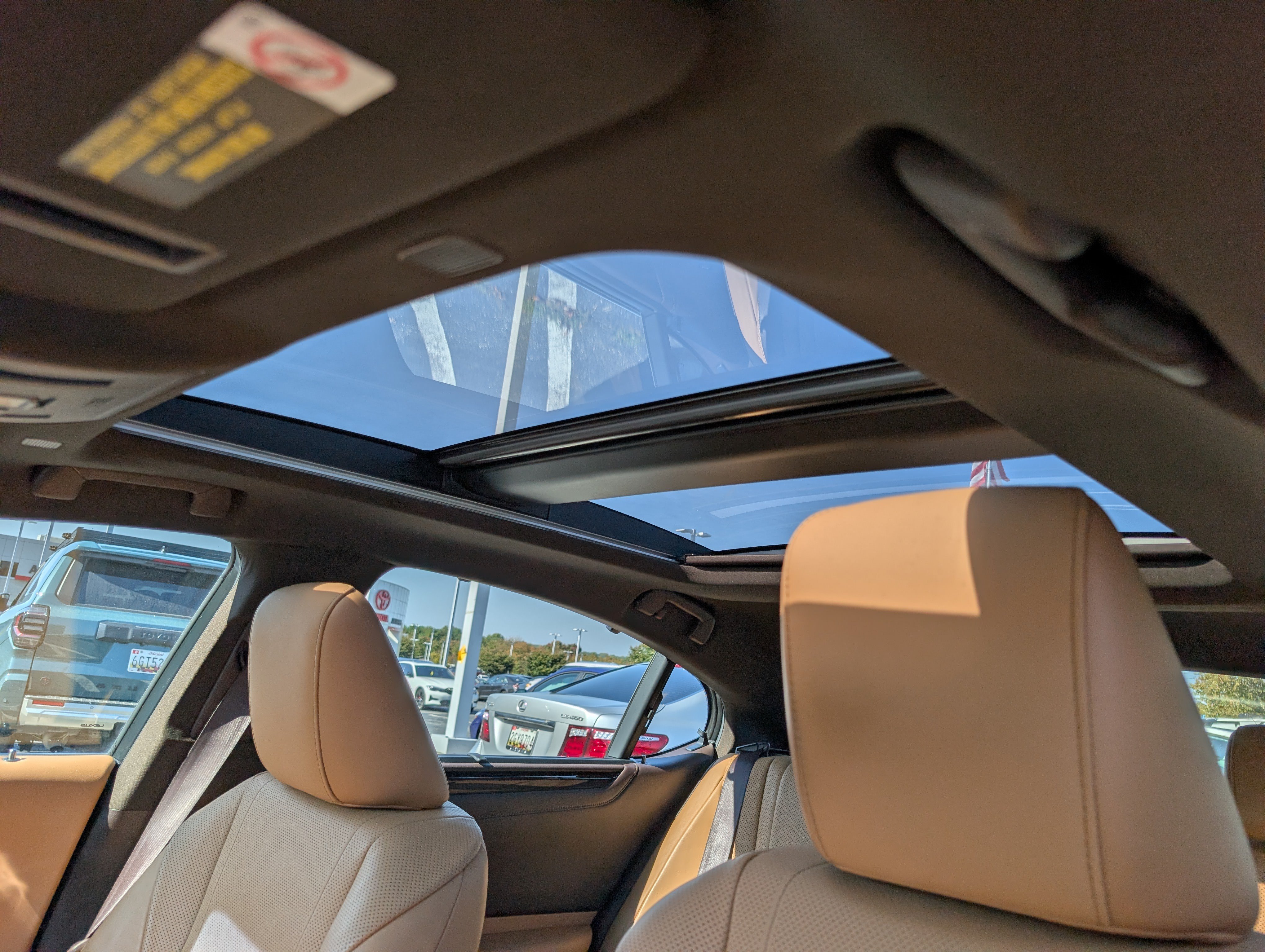 Used 2020 Lexus ES 350 Ultra Luxury w/ Accessory Package 2 FWD image 33