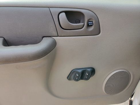 Used 2002 Dodge Grand Caravan SE image 14