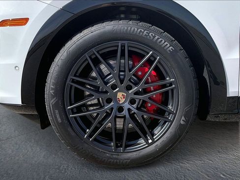 New 2026 Porsche Cayenne GTS image 11