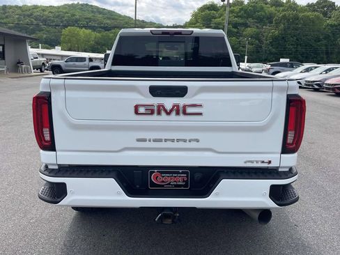 Used 2022 GMC Sierra 2500 AT4 w/ AT4 Preferred Package AWD/4WD image 3