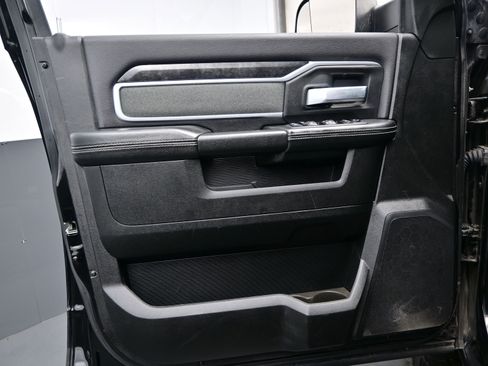 Used 2021 RAM 2500 Big Horn w/ Night Edition image 9