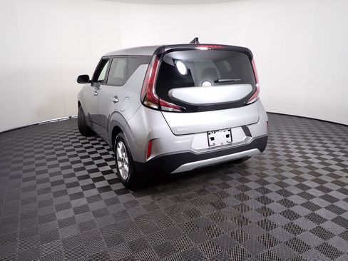 Used 2025 Kia Soul LX w/ LX Technology Package image 15