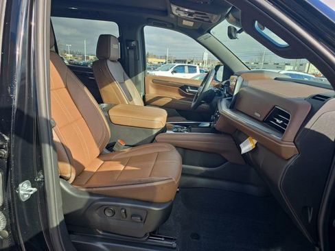 Used 2025 Chevrolet Suburban High Country AWD/4WD image 27