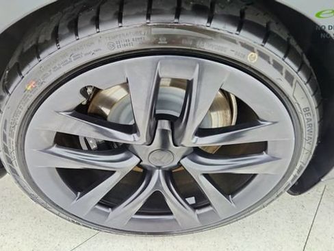 Used 2022 Tesla Model S AWD/4WD image 58