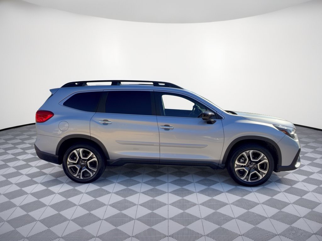 Used 2024 Subaru Ascent Touring AWD/4WD image 8